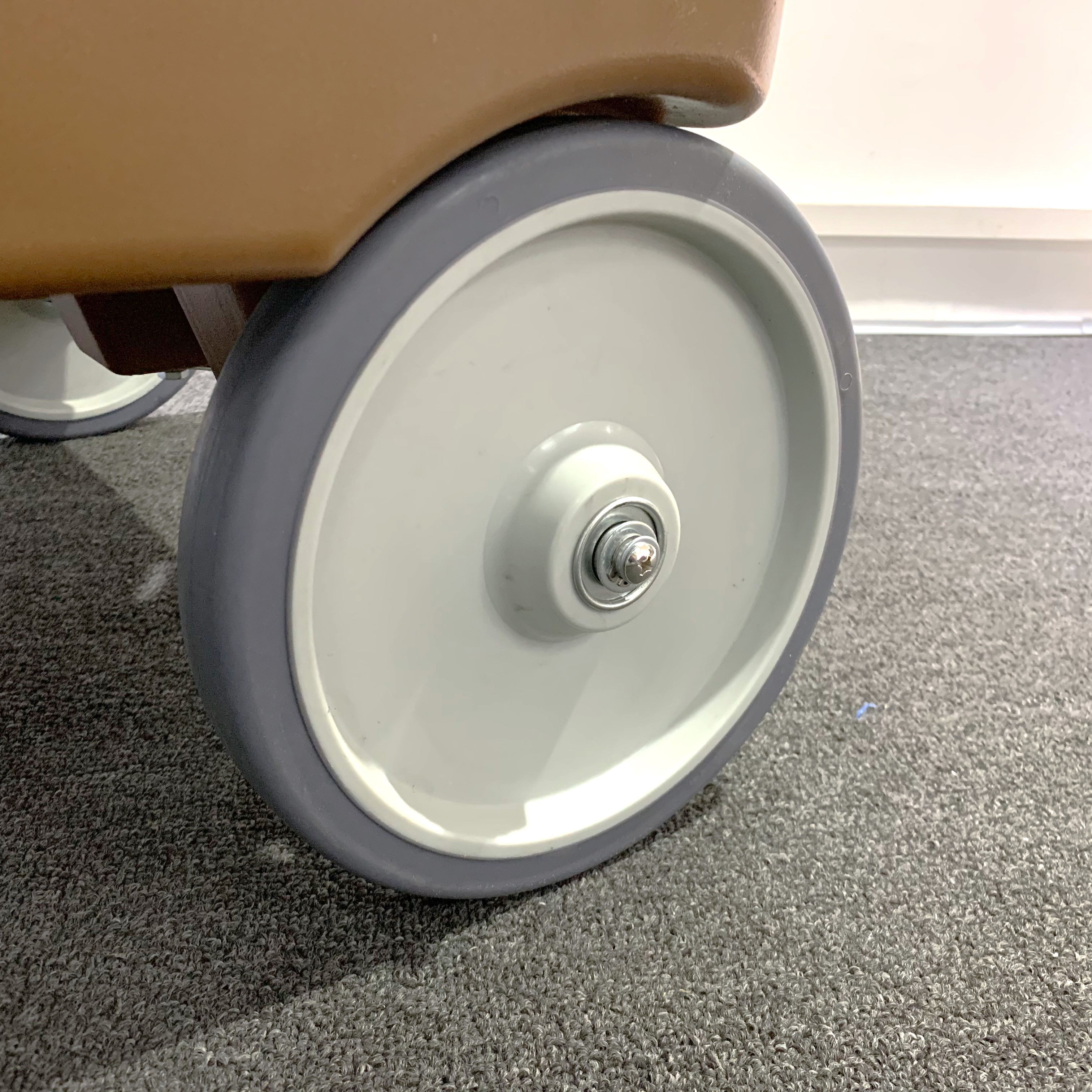 Plastic Adjustable Dish Caddy with Wheels